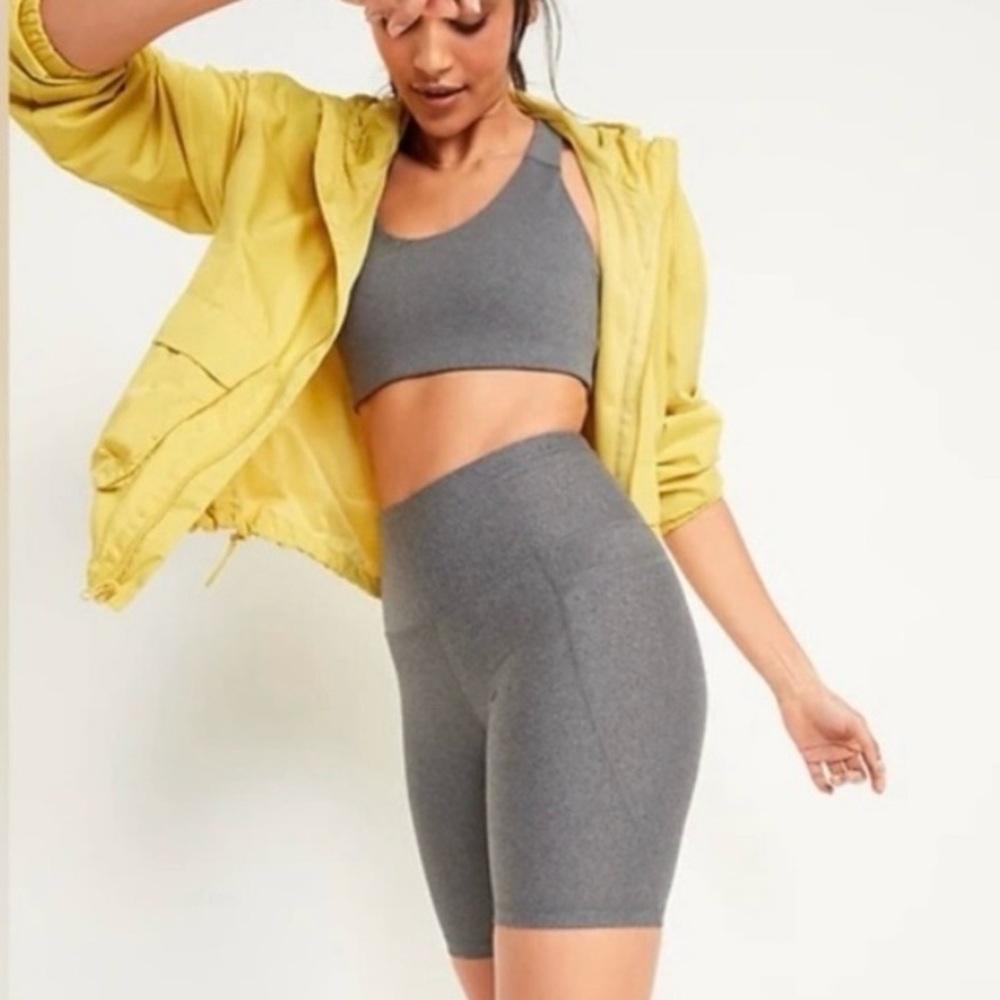 Old Navy Gray High-Waisted PowerSoft Biker Shorts 8” Women’s Size Large Workout